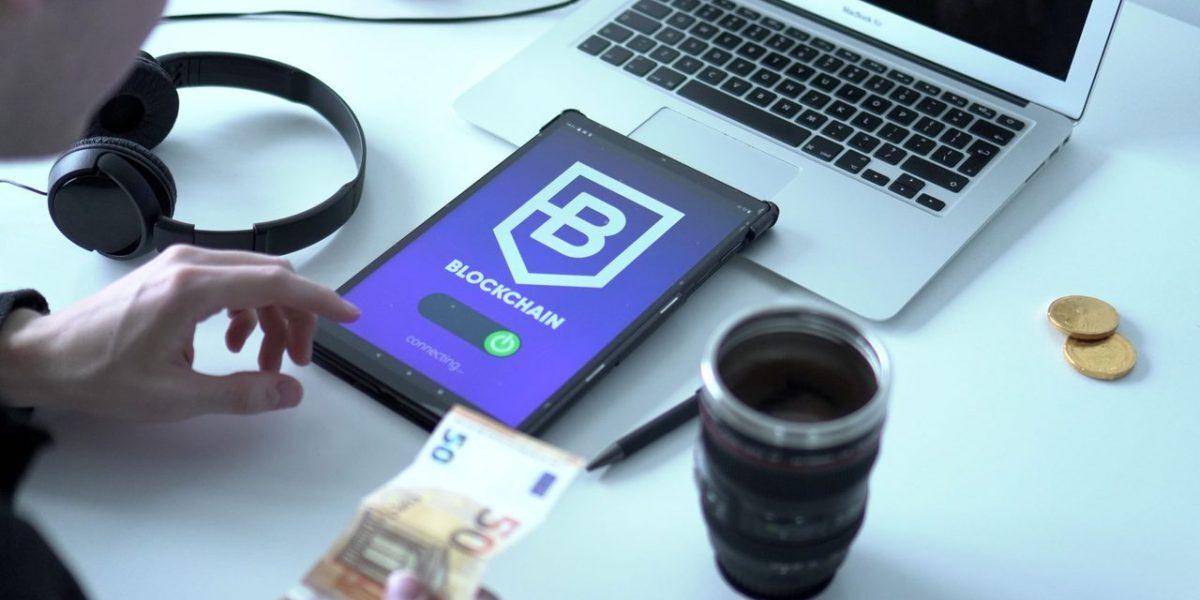 Coinbase and AWS launch x402 payments for CloudFront publishers