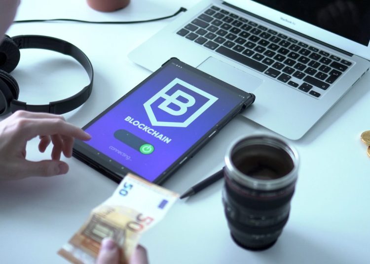 Coinbase and AWS launch x402 payments for CloudFront publishers
